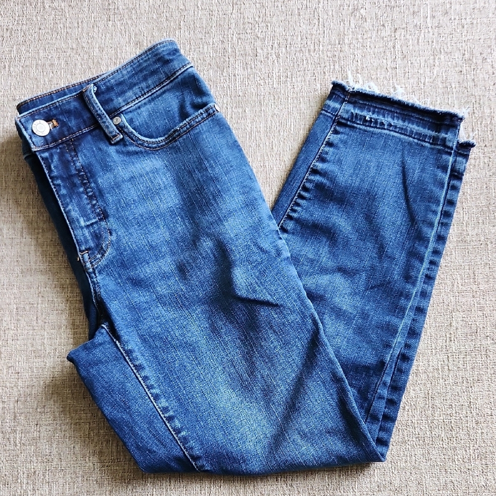 TALBOTS FLAWLESS SIZE 6 PETITE Women's  Jeans WITH UNFINISHED HEM